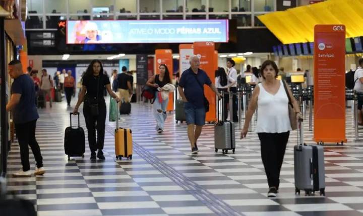 Malha aérea encolhe 15% em dois anos, mesmo com recorde de passageiros
