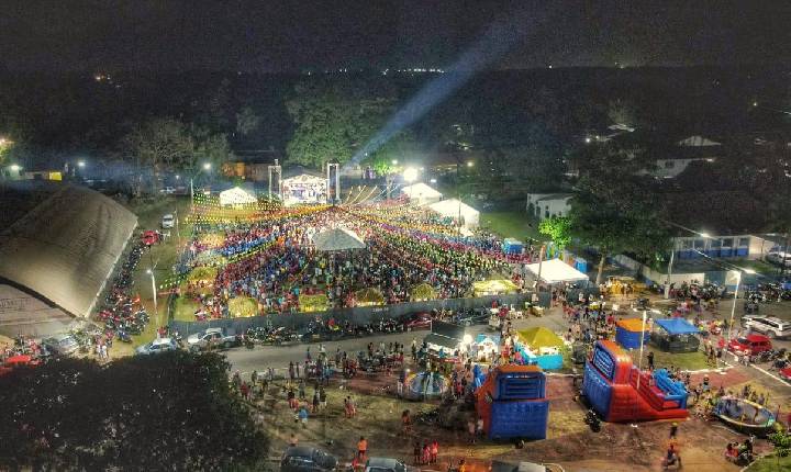 Paço do Lumiar: Abertura do arraial da sede mobiliza comércio com grande show da banda Mesa de Bar