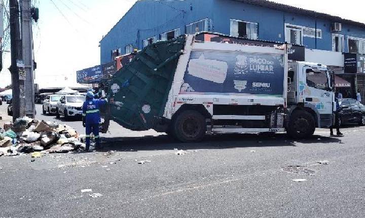 Paço do Lumiar: Equipes da SEMIU estão nas ruas recolhendo o lixo acumulado; veja...