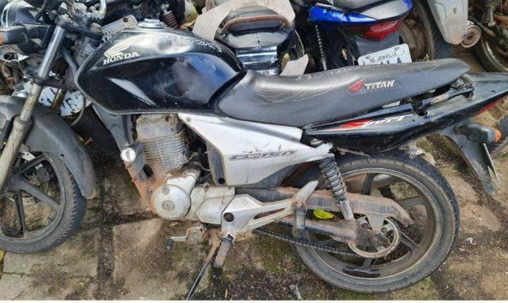 Polícia apreende motocicleta com chassi suprimido e uma pessoa foi conduzida para delegacia