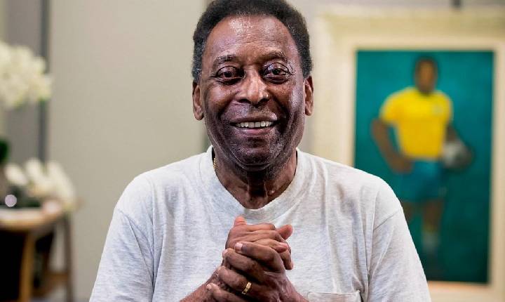 Rei do Futebol, Pelé, morre aos 82 anos