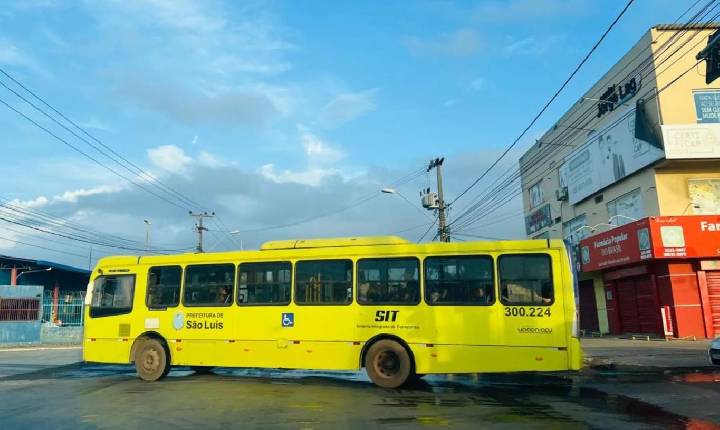 Rodoviários suspendem greve e ônibus voltam a circular nesta terça-feira (17)