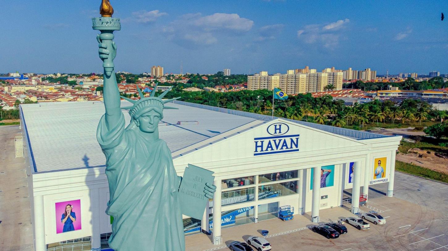 MP aciona Justiça contra Havan por estátua em São Luís